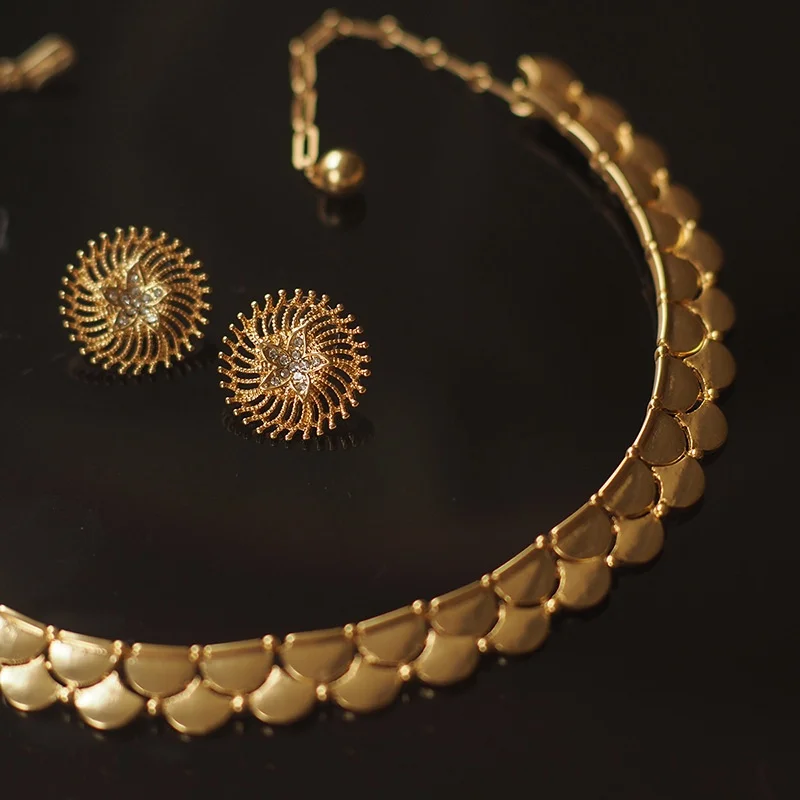 

Vintage Trifa Costume Jewelry Set Anti-rust 18K Gold Filled Scale Choker Short Necklace Round Disc Bold Statement Stud Earrings
