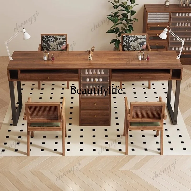 P182 Well Crafted Vintage Nail Desk Classic Elegant Aesthetic Premium Nail Desk Multi Storage Table De Manucure Salon Furniture