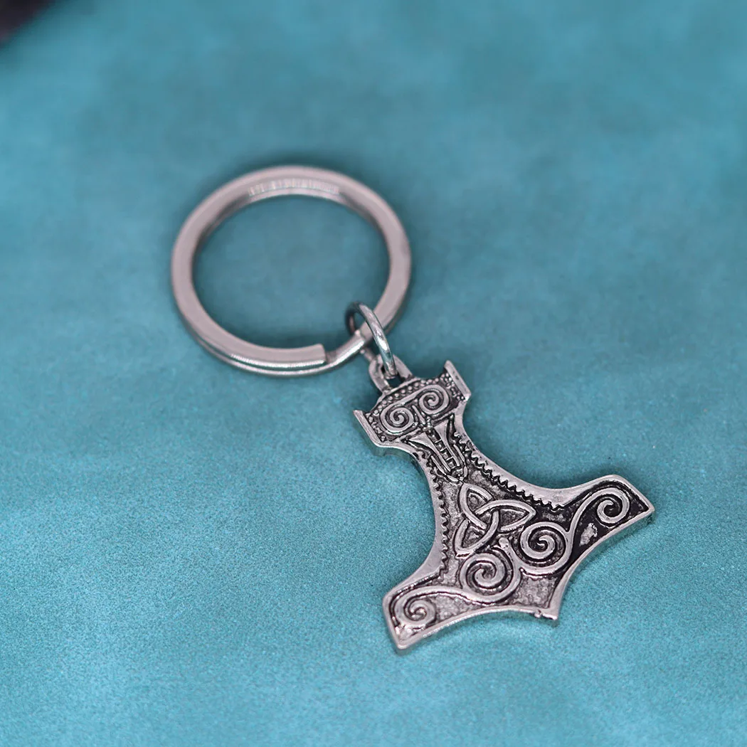 Viking Battle Axe Celtic Pendant Keychain For Men Women Spiral Celtic Knot Thor\'s Hammer Pendants Key Chains Amulet Jewelry