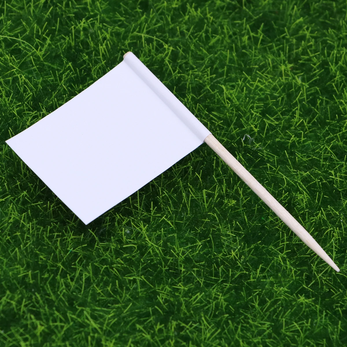 

100 Pack White Paper Flags Toothpicks Solid Design Cocktail Fruit Picks Wood Tabs Birthday Party Decorations Bar Tools Kitchen