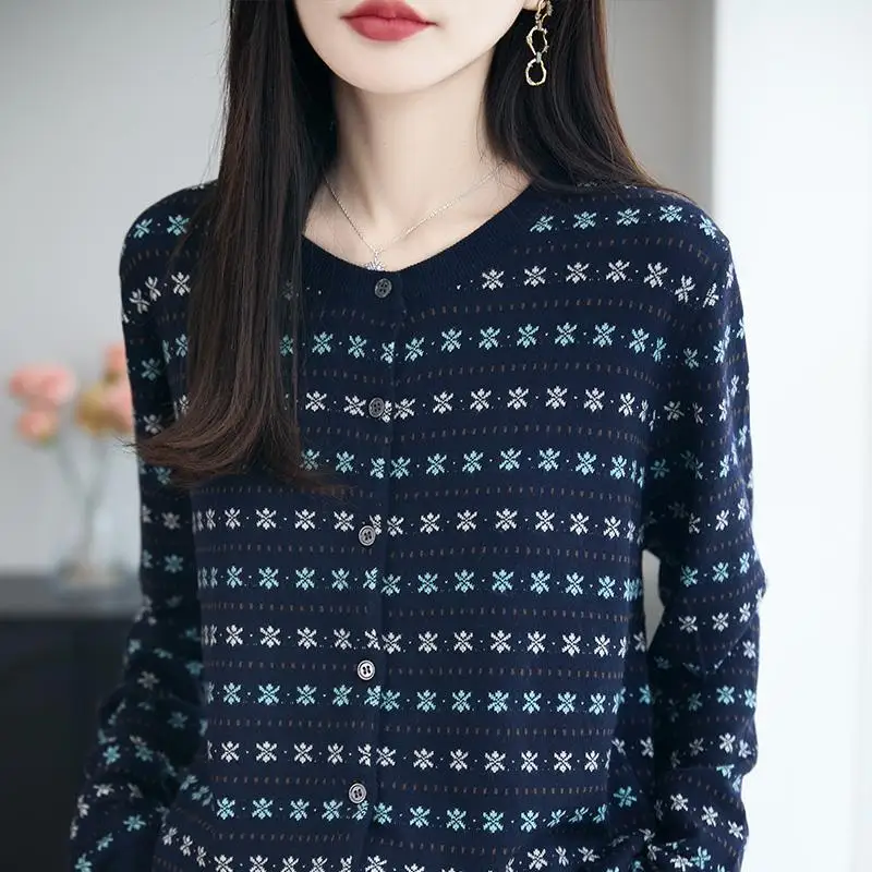 

Women Cardigans Long Sleeve Warm 100% Wool Knitted Sweater O-neck Loose Casual Floral Outer Wear Warm Autumn Winter Soft Sweater