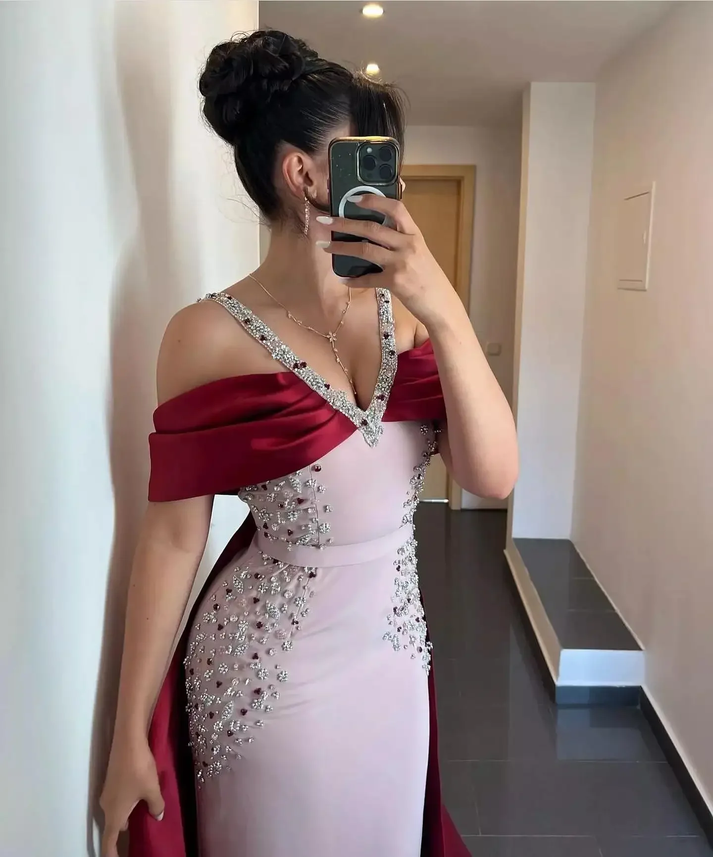 Customized V-Neck Pink Burgundy Mermaid Luxury Arabic Evening Dresses Dubai Engagement Dress Formal Women Prom Party Gowns 2024