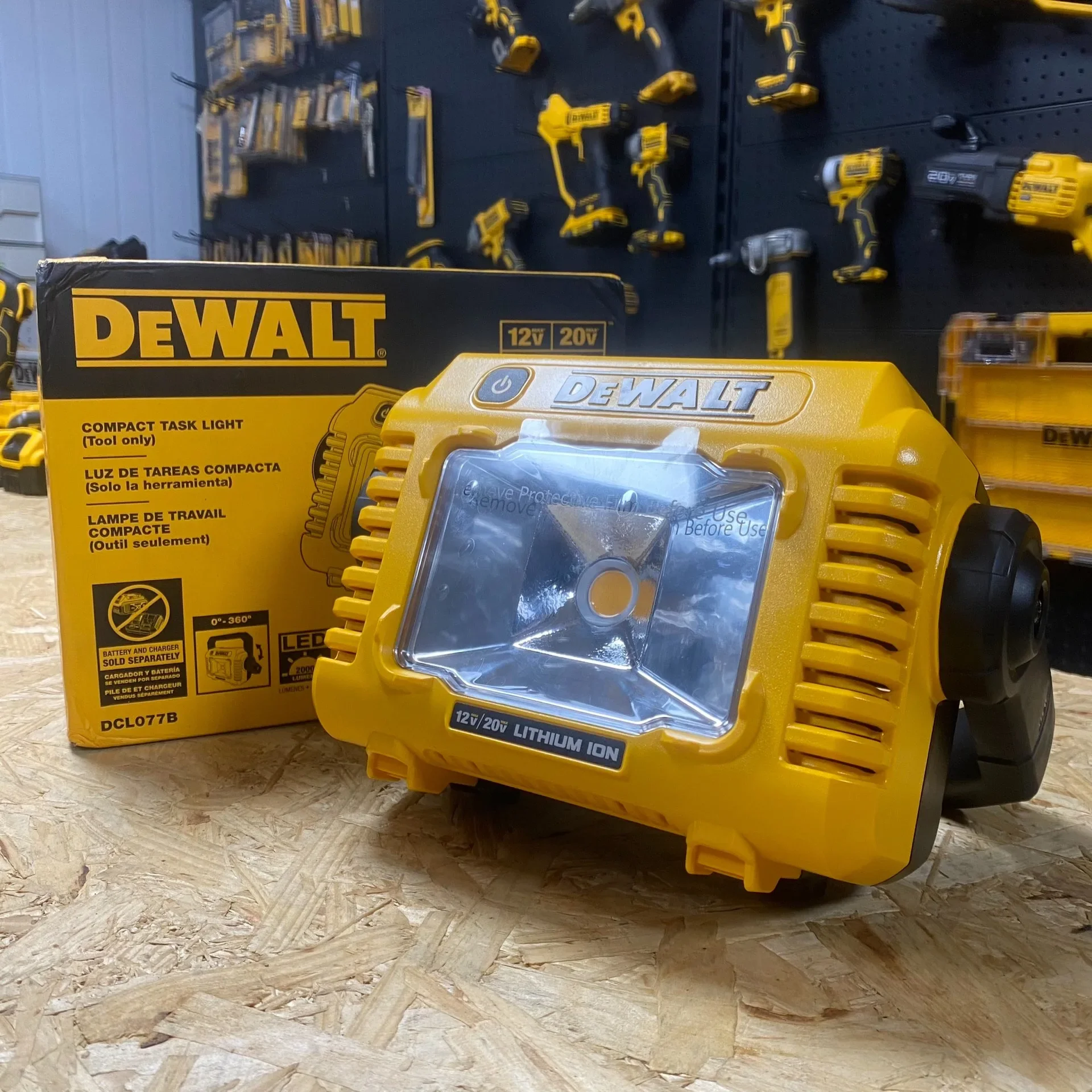DEWALT DCL077B 12V/20V MAX lithium-ion cordless compact task light (tool only) brand new