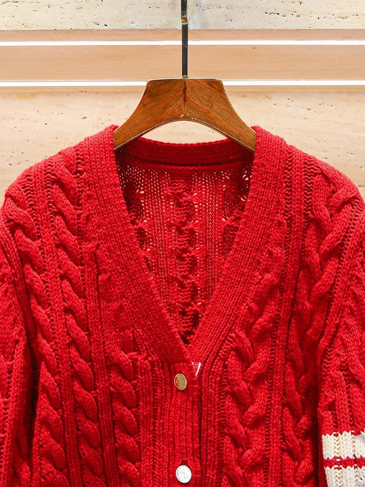 

Вязаный кардиган в красную полоску, топ высокого класса, женский модный осенний студенческий кардиган на пуговицах, длинный свеч V-Ne, стандартный крой