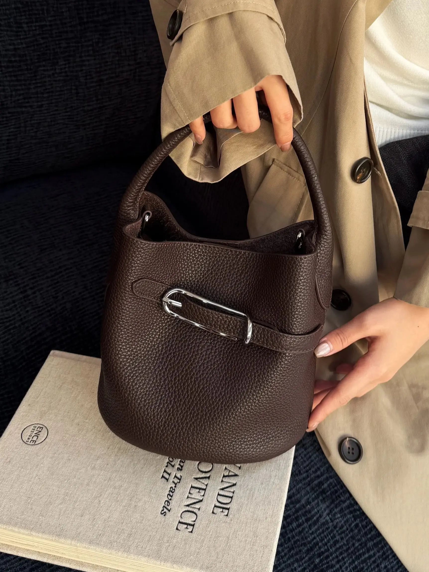 

Genuine Grade Women's Leather Small Handbag Luxury Designer Ladies Brand Cowhide Shoulder Crossbody Bucket Bags for Woman 2026