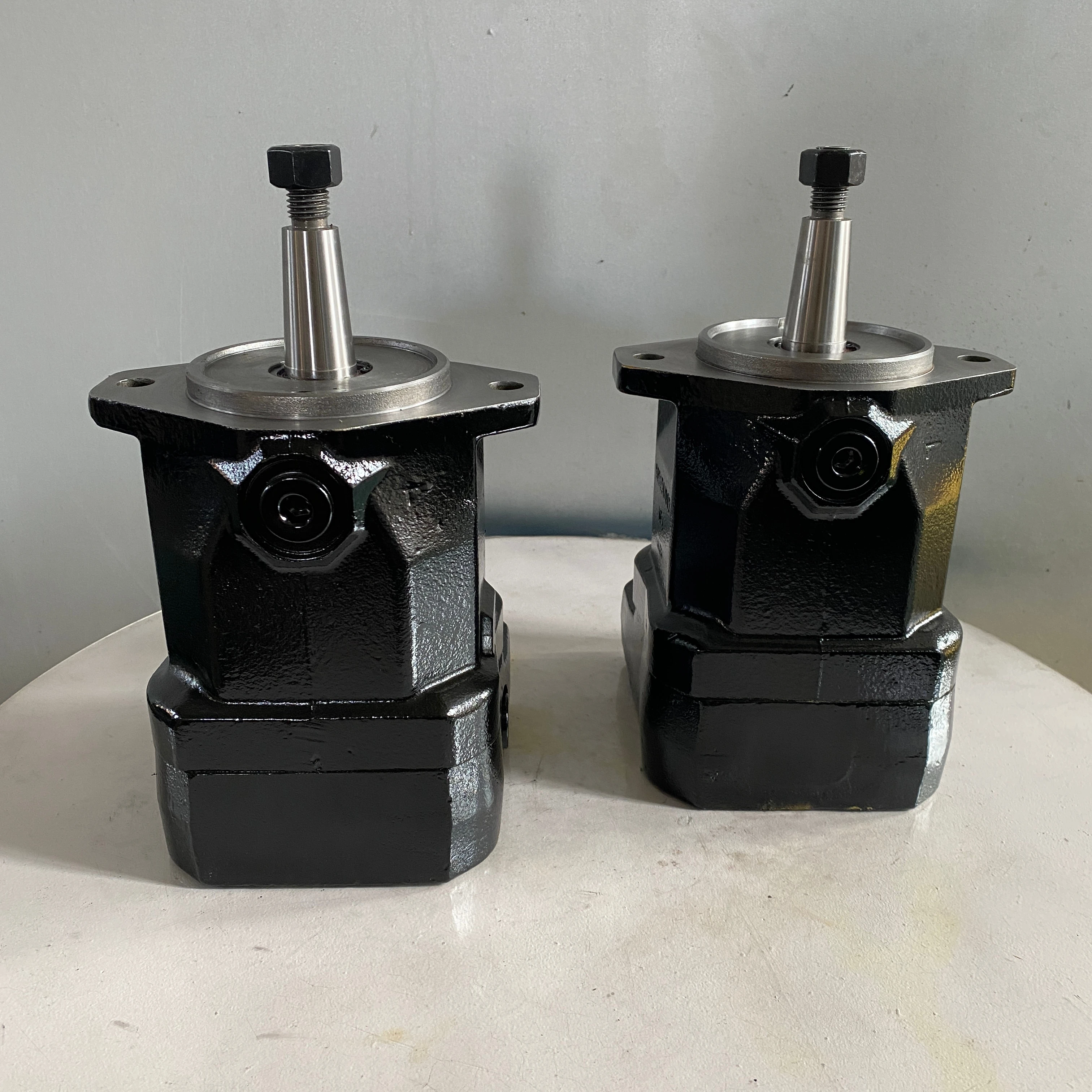 

350-7075 3507075 Hydraulic Gear Pump Motor 350-7075 Excavator Parts 350-7075 3507075 for Wheel Loader 966