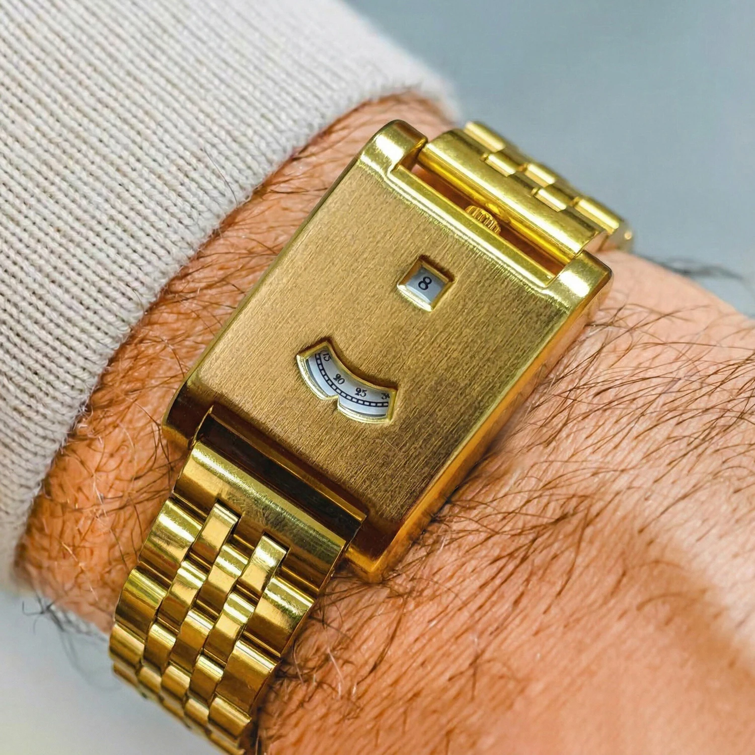 Thumbnail 4 - #79 Low Price Slim Quartz Watches Deals