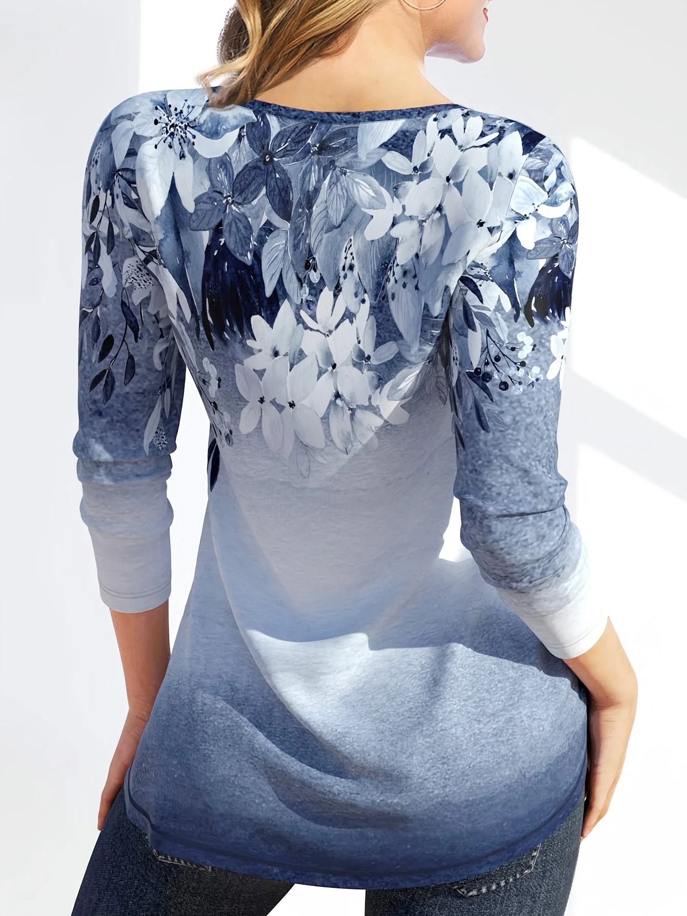 Women\'s Plus Size Stylish Floral Print Stylish Casual Top with Button Accent Long Sleeve T-Shirt for Spring & Fall-Comfortable
