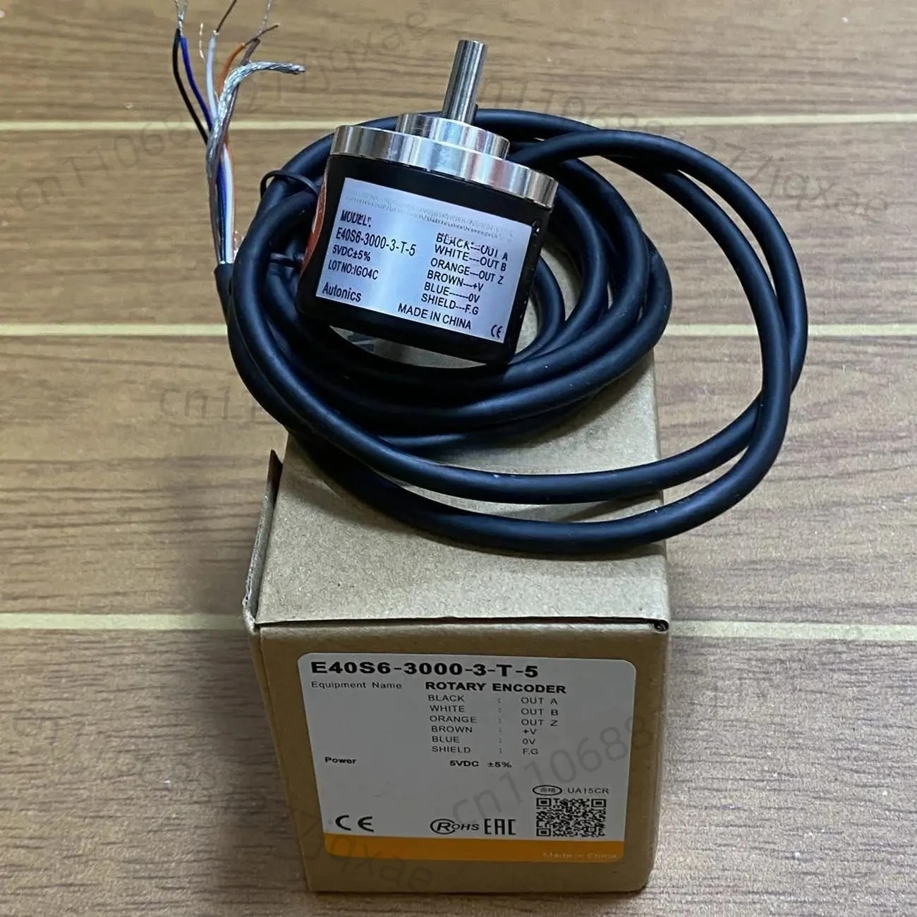 

E40S6 E40S8 Поворотный энкодер E40S6-1000-3-T-24 1024 360 600 2000 2500-3-N