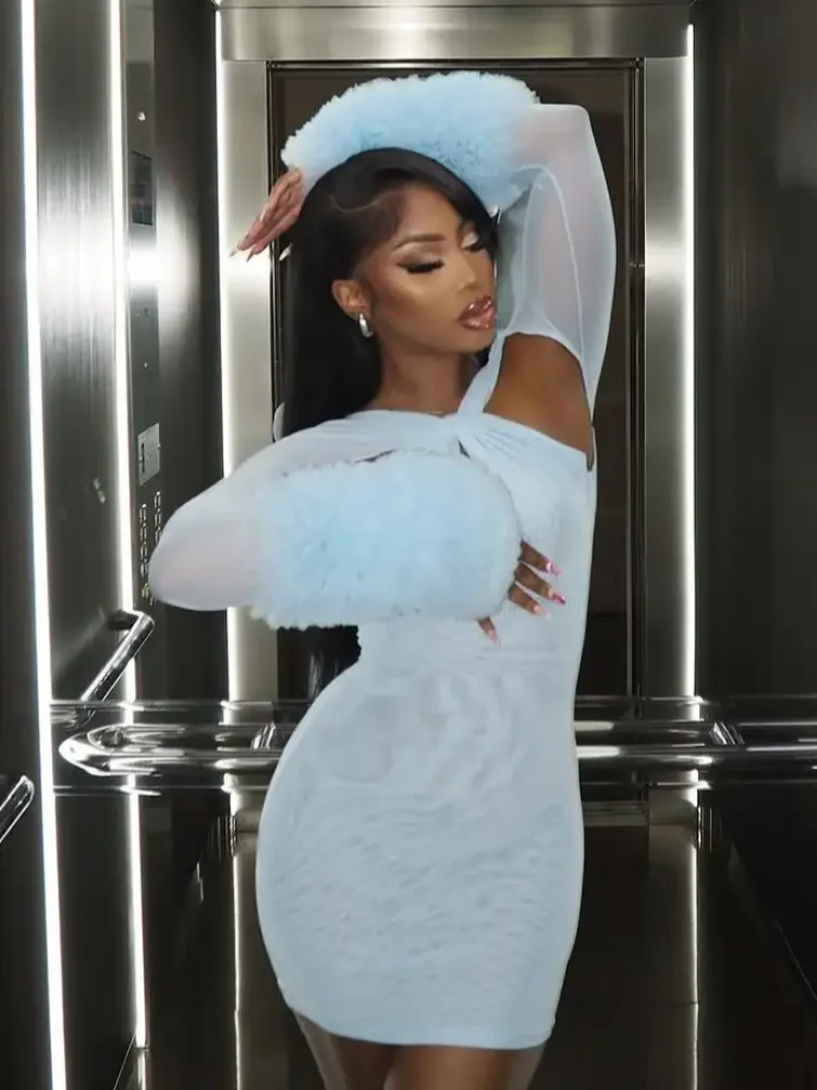 Mini robe en maille ajourée pour femmes, Sexy, manches en fourrure, taille haute, Slim, courte, robes de soirée de vacances, nouvelle collection