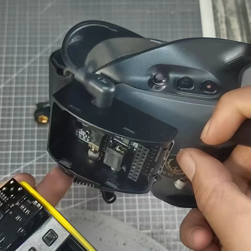 

VRX 5.8G V3.0 PLUS Durable Simulation Easy RX Aluminum Protector Case Cover VRX Module Mount Holder for FPV Goggles DJI V1 V2