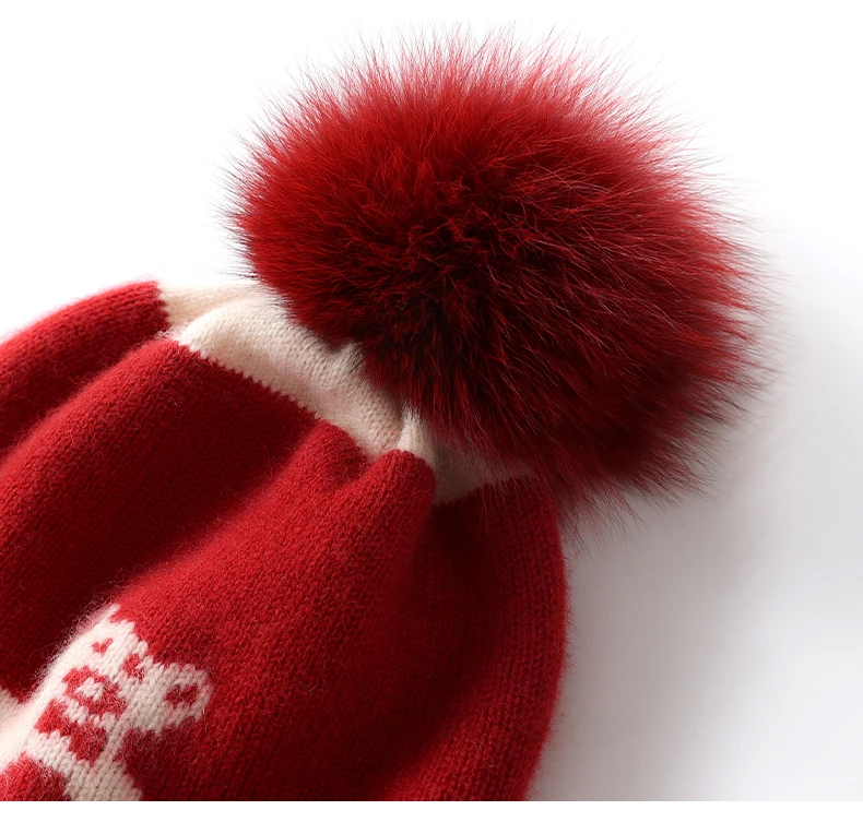 Kinder-Strickmütze aus 100% Kaschmir für Herbst und Winter, warme Wollmütze mit Bommel, Ohrenschutz und niedlichem Jacquard-Bärendesign. – Detail 16