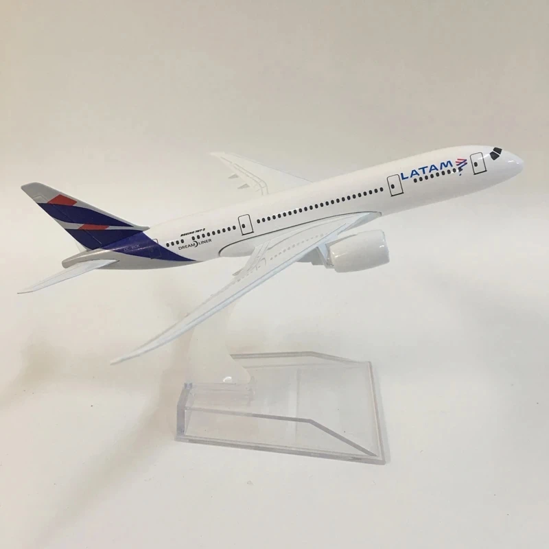 16CM 1:400 B787 Model Chile LATAM Airlines W base Metal Alloy Aircraft Plane Collectible Display Toys Model Aviation