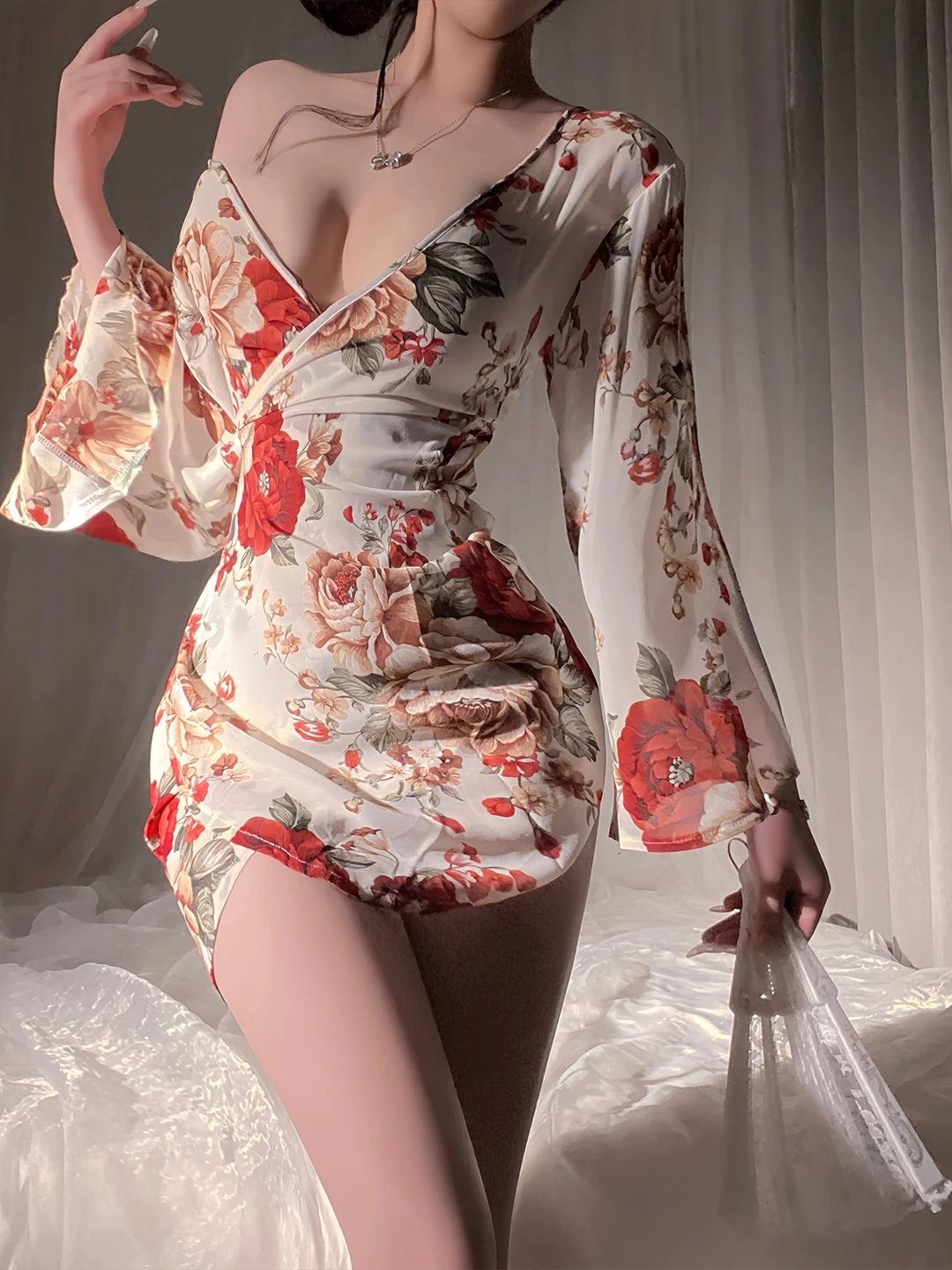 

Sexy loween Costume Tokyo Girl Deep V Flower between Double Opening orm School orm Set Women's Sexy Long Sve Dr