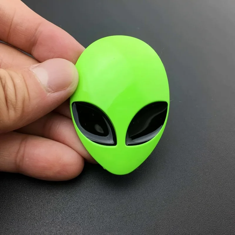 2pcs Alien Head Auto Heck Emblem Badge Sticker Decal car Fender Auto 3D For all car Bike Motobike