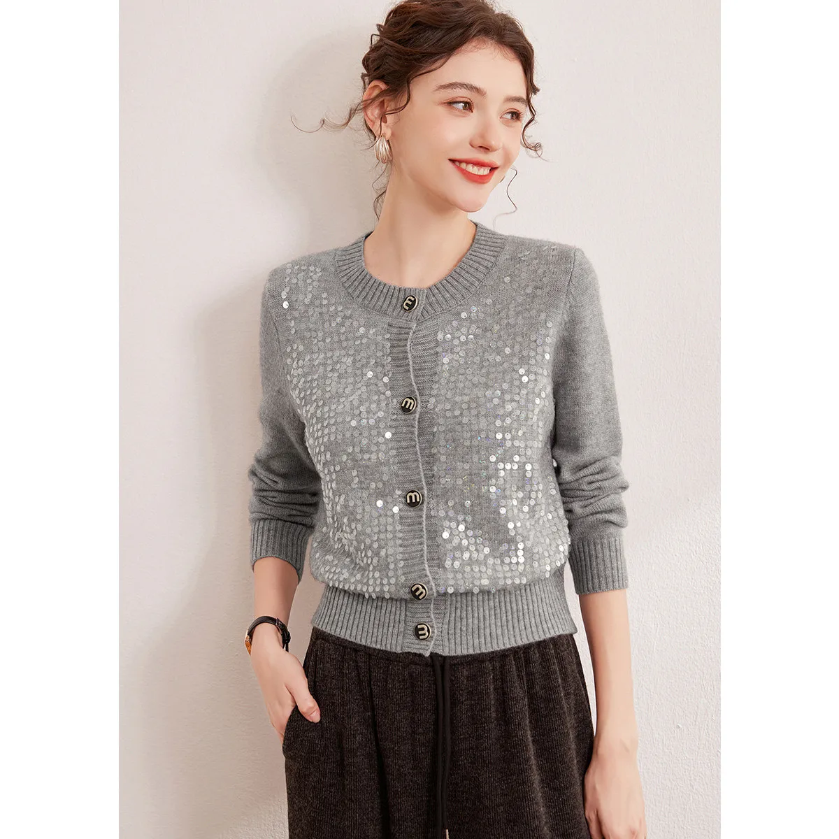 GRAY
