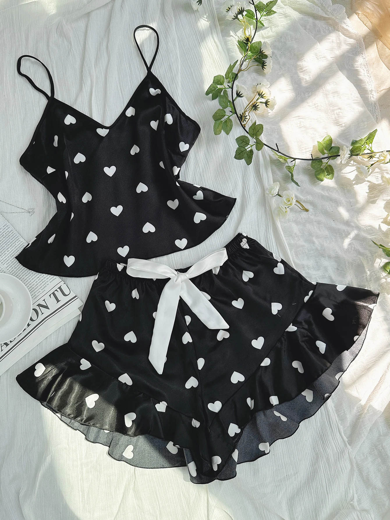 Cute Heart Print Pajamas for Women Set V Neck Top and Shorts Loungewear Sexy Fashion Womens Sleepwear for Home