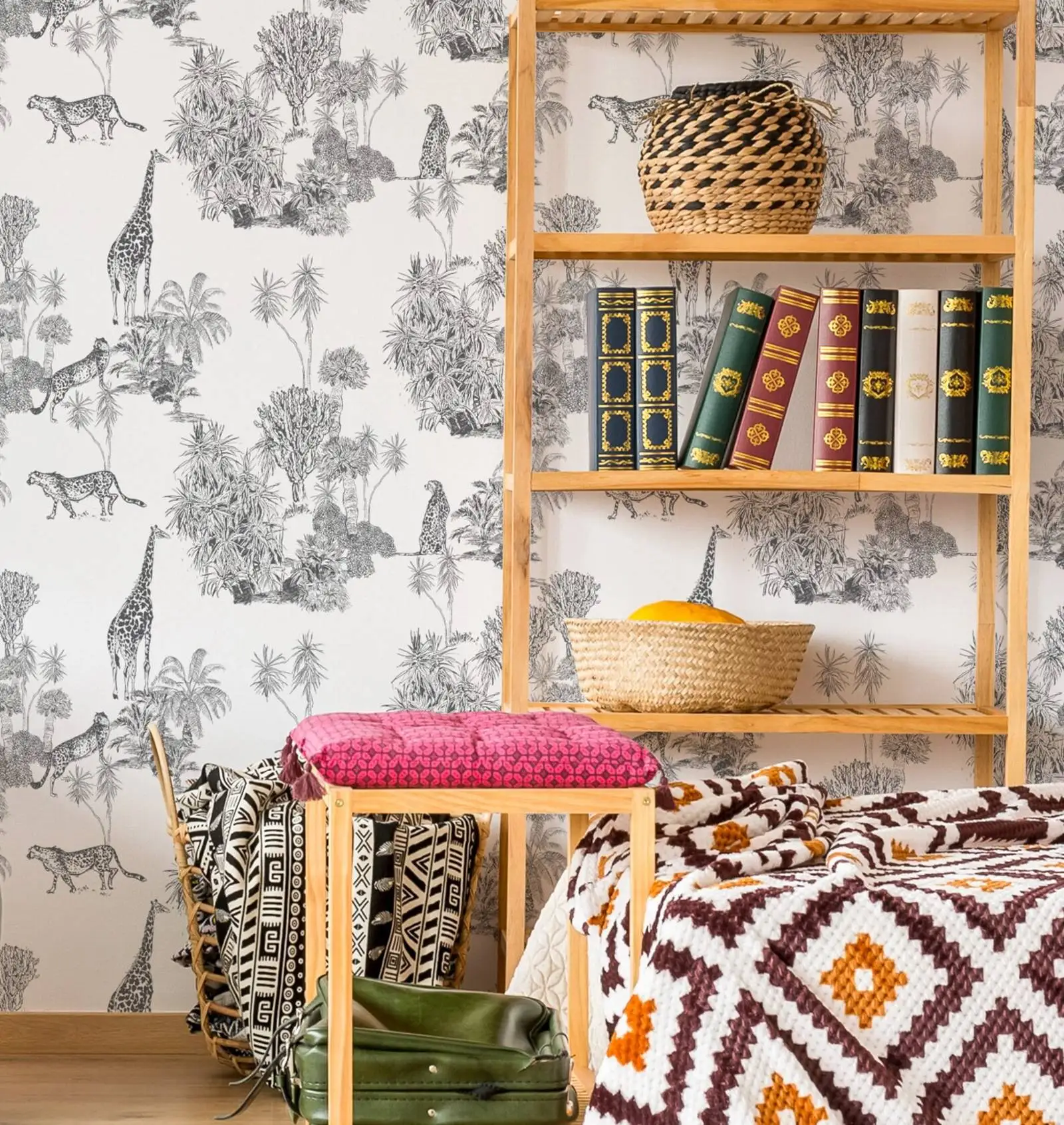 

Обои в стиле сафари и джунглей, нарисованные вручную обои в стиле сафари с жирафом и гепардами, обои для декора комнаты или традиции, непастные