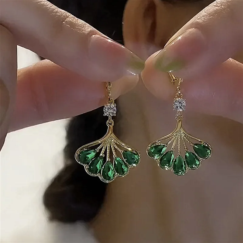 Fashion Trend Unique Design Elegant Delicate Light Luxury Green Crystal Ginkgo Leaf Earrings Women Jewelry Party Premium Gift