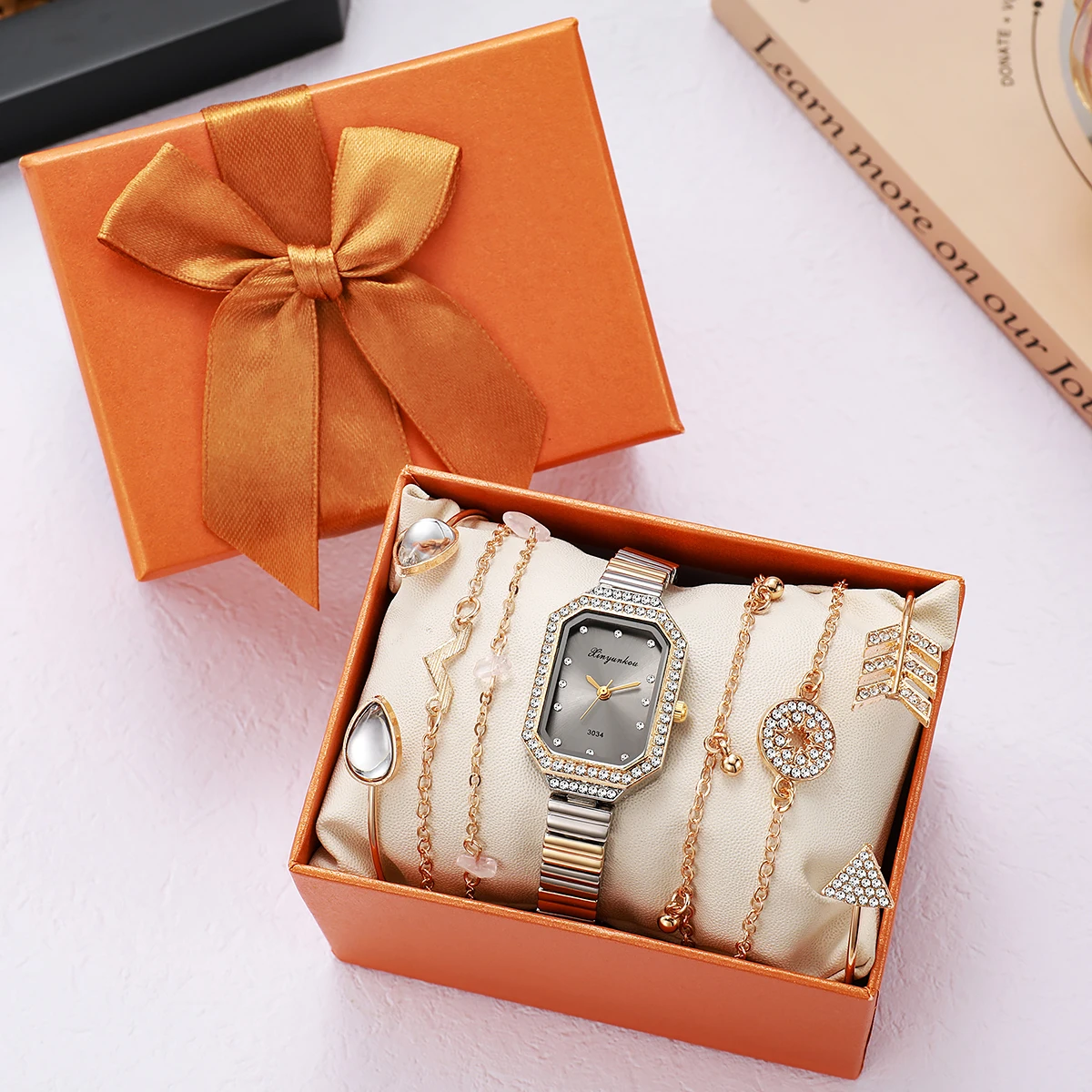 

Women's Light Luxury Diamond Square Quartz Watch Set Fashion Bracelet Bracelet Multi-piece Set Suitable for Holiday Gifts