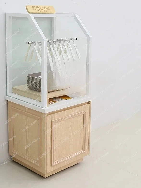 A Bakery tray cabinet, cake shop tray, Malatang tray rack to pick up the tray