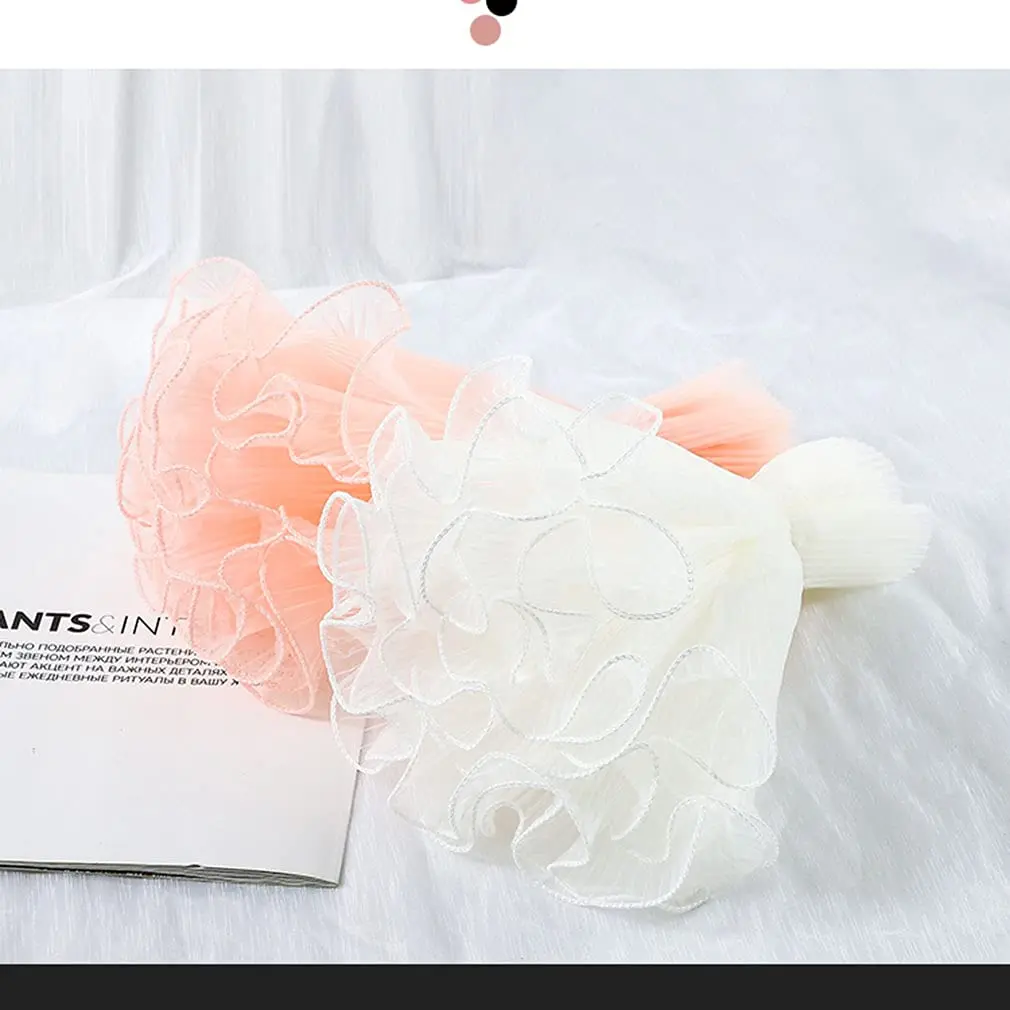 Weiße Blumenverpackung für Blumensträuße, einschließlich dekorativem Netz-Geschenkpapier, Perlenrand-Geschenkpapier, faltiges Wellennetz – Detail 2