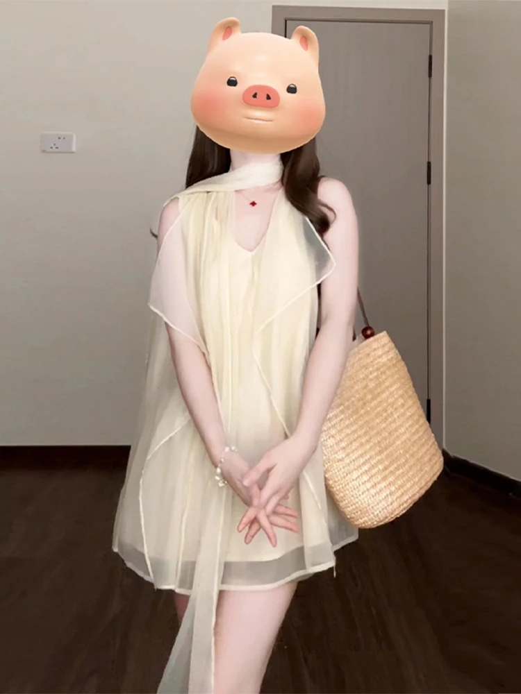 

Изящная женская летняя верхняя одежда: красивый дизайн, нежный стиль, классический крой, полиэстер