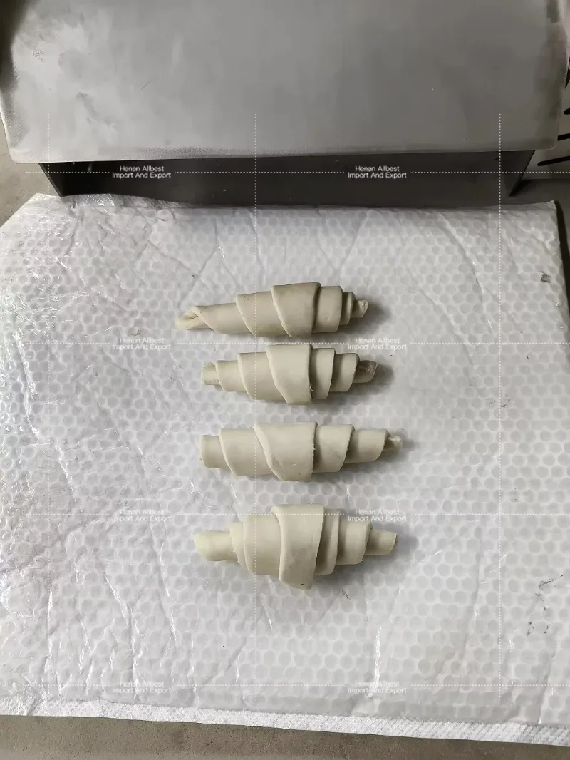 Popular Automatic Dough Sheeter Price Electric Puff Pastry Croissant Bread Dough Rolling Machine