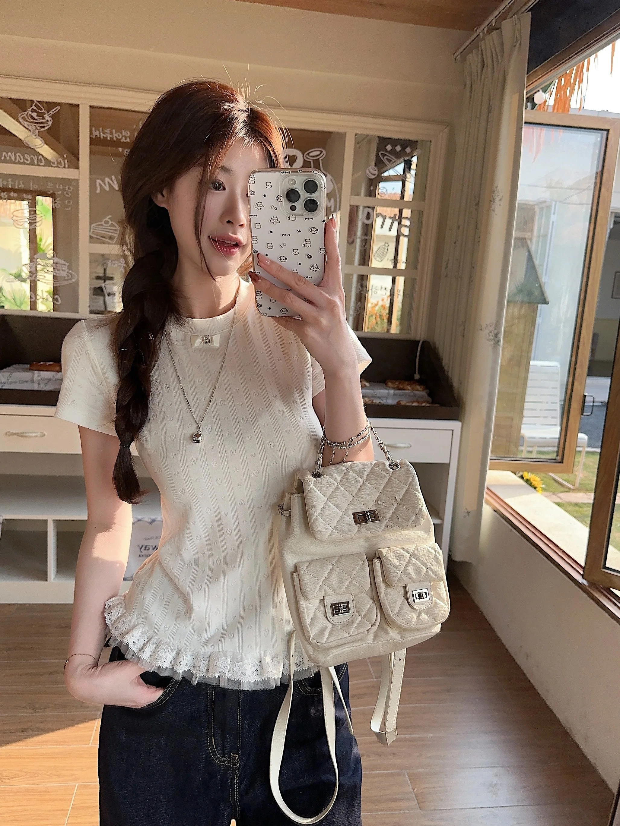 Camiseta de Verão Feminina Slim Fit com Estampa de Coração em Renda Coreana