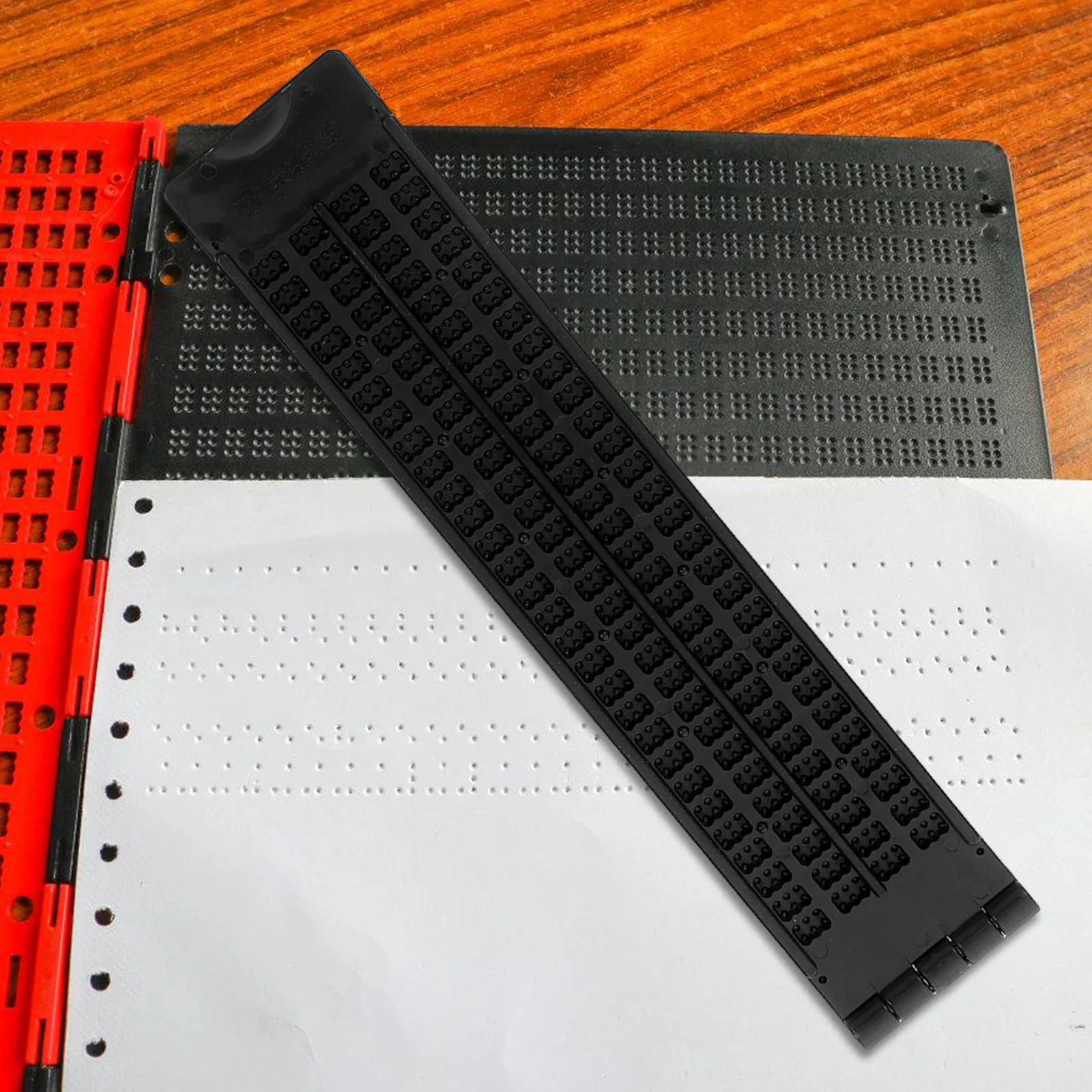 

1 Set 4-Line 28-Cell Writing Board For Blind Lightweight Portable Pp Stainless Steel Braille Learning Kit Braille Education Tool