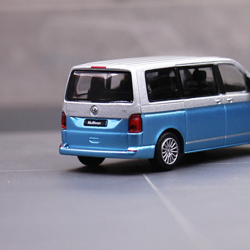 1/64 VW Multivan T6 MPV Alloy Car Model Diecast Metal Racing Car Vehicles Model Simulation Miniature Scale Collection Kids Gifts