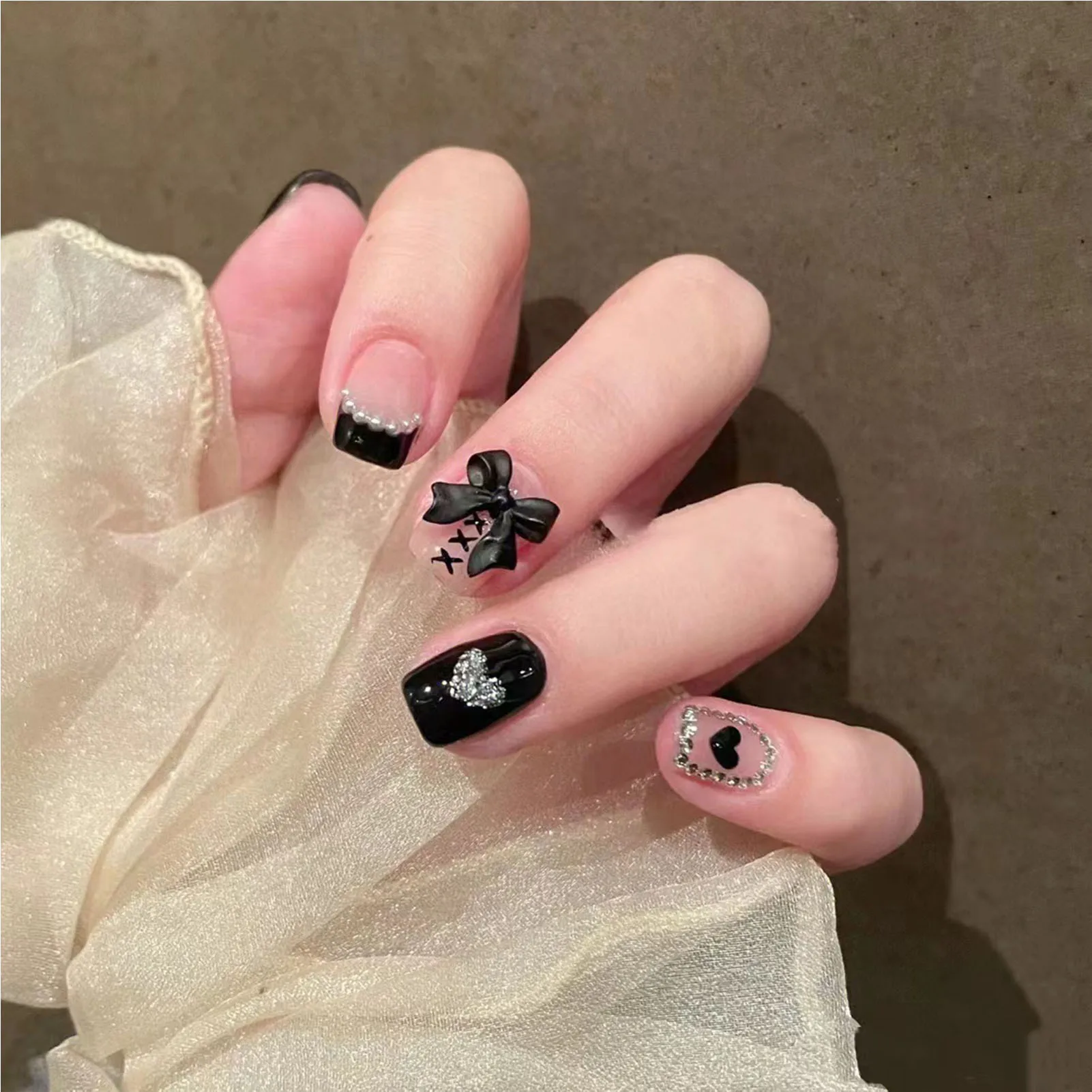 Gradient Black Fake Nails Y2K Girls Charms Press on Nails Silver Star Moon Printed Medium Length Ballerina False Nails Tips