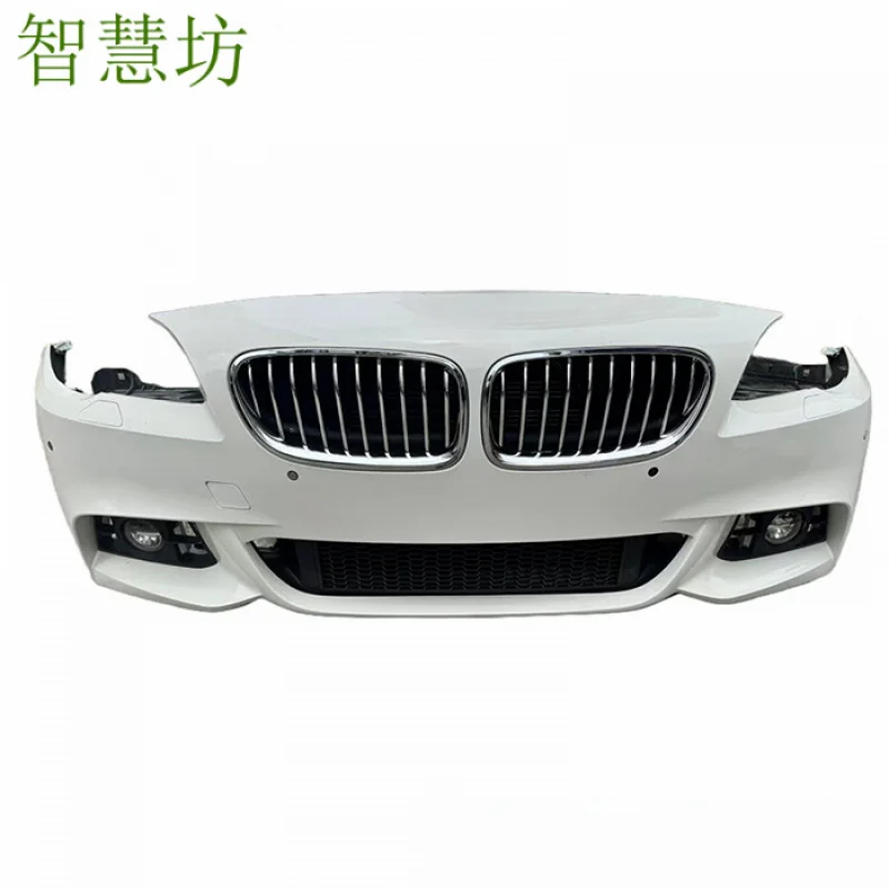 

Подходит для BMW 2013-2017 F10 MT, комплект переднего бампера с радиатором и передними форсунками.