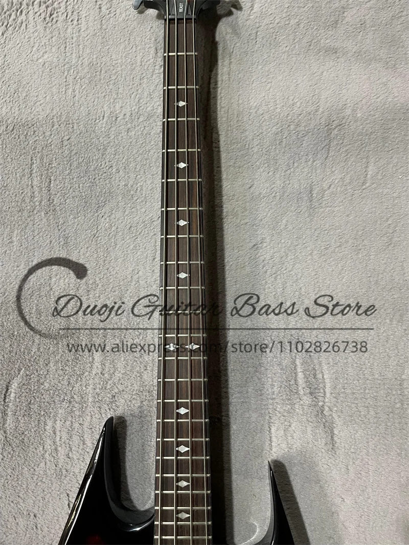 4-string electric bass, shaped R body Squilted Maple veneer Maple neck Set In body Rose wood fingerboard diamond Mosaic Black br