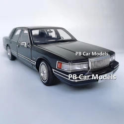 Xiaoguang 1/18 Diecast Model for TOWNCAR alloy full-open car model +small gift