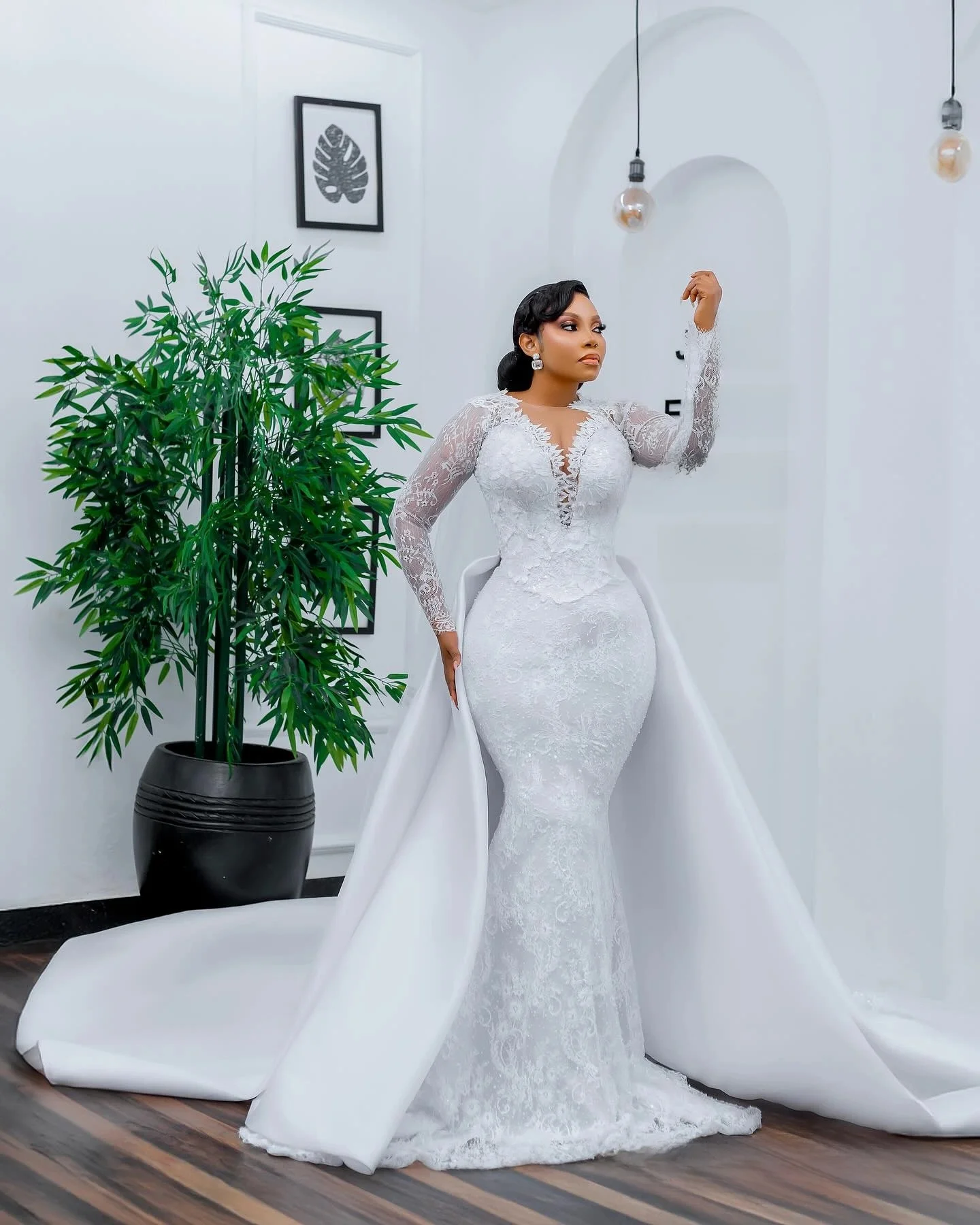 Customized African Lace Beads Modest Wedding Dress with Removable Skirt  Robe De Marriage Vintage Lace Long Sleeves  Bridal Gown