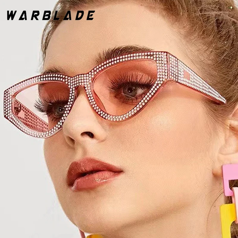 

Punk Design Luxury Rhinestone Decorate Women Sunglass Fashion Hipster Personality Men Sunglass Travel Party Female Eyewear UV400