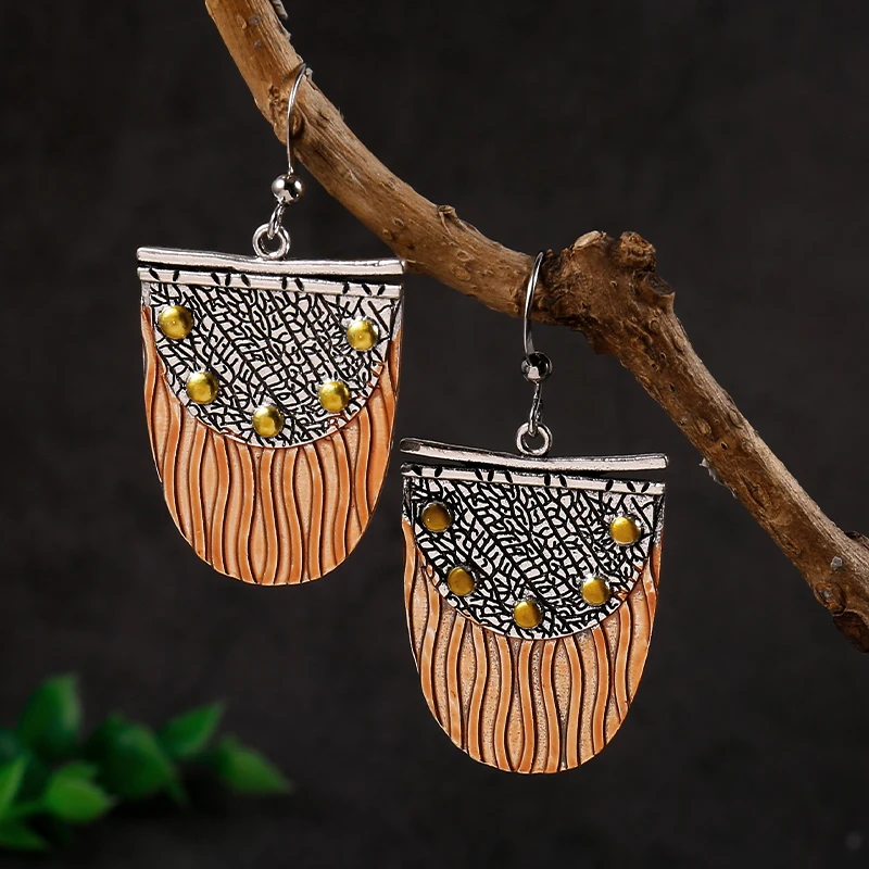 Old Bohemian Simple Metal Carved Pattern Hanging Earrings, Women's Retro Creative Accessory