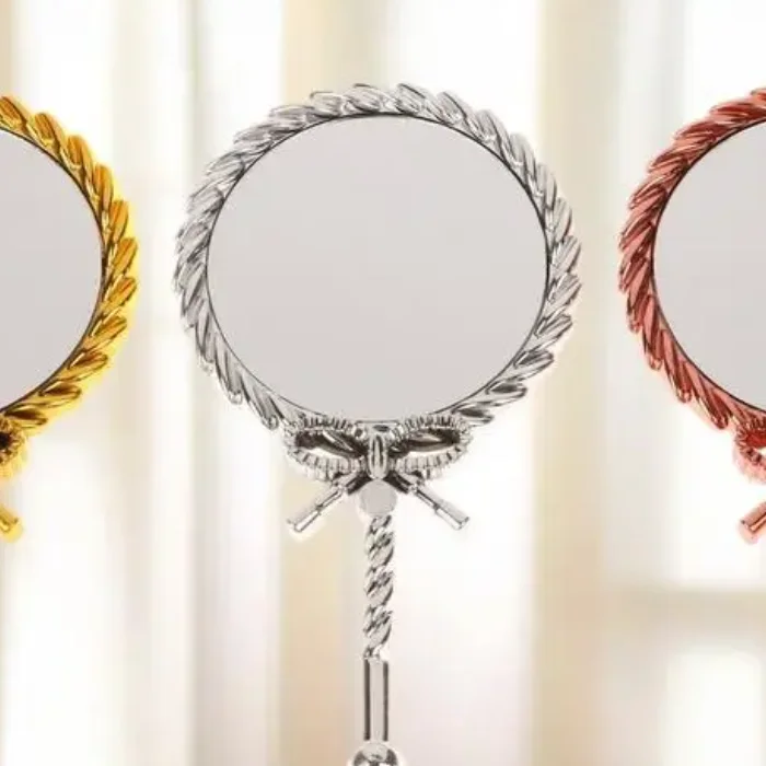 Przenośne, ręczne lusterko do makijażu w stylu vintage, okrągłe lusterka kosmetyczne do trzymania w ręce, europejski styl, szlachetne lusterko w stylu starożytnego dworu, narzędzie do makijażu.