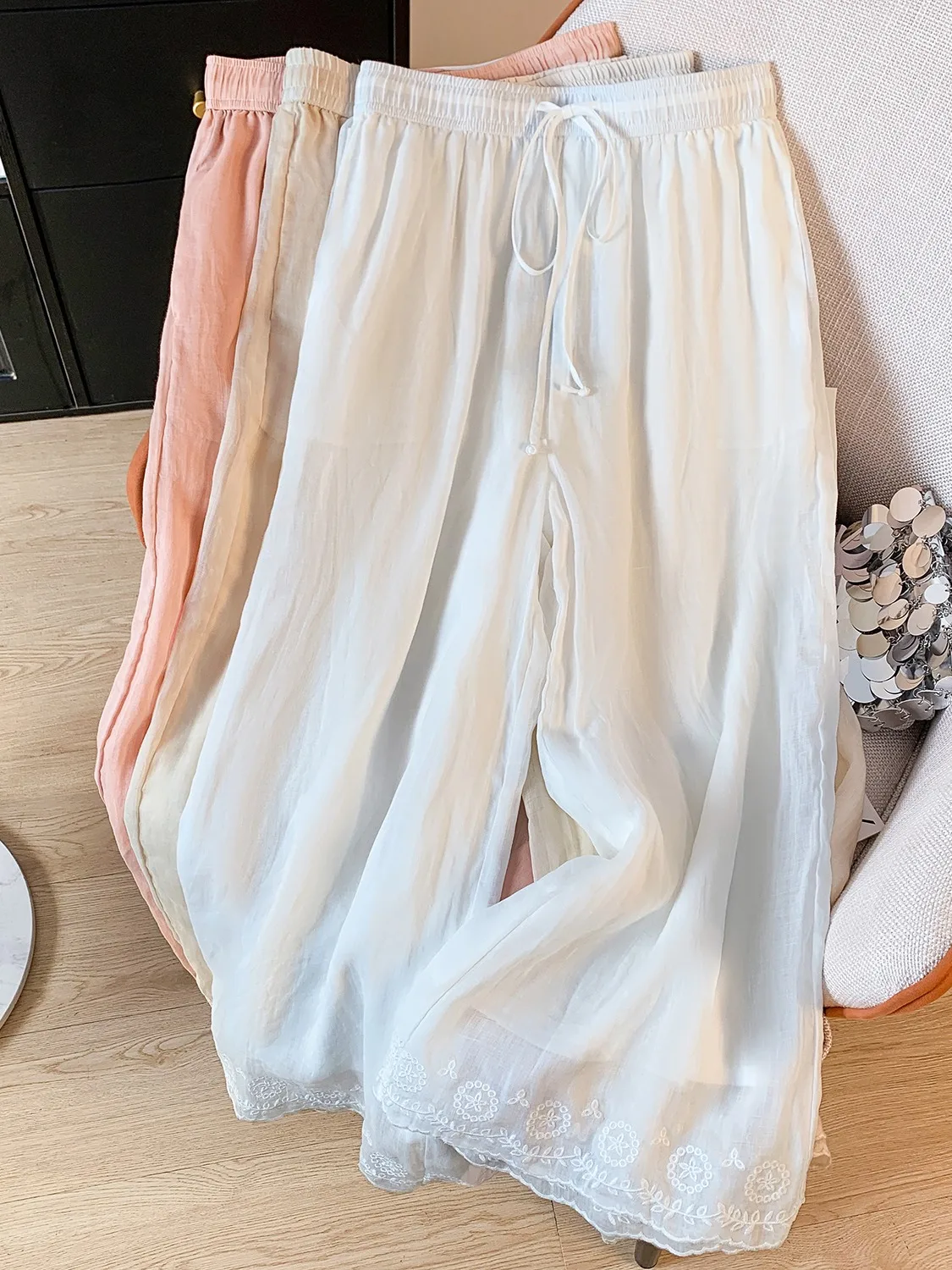 

Свободные повседневные брюки из хлопка и льна с широкими штанинами для женщин, ранняя весна, утягивающие, с высокой талией, с вышивкой и кружевом, новая модель