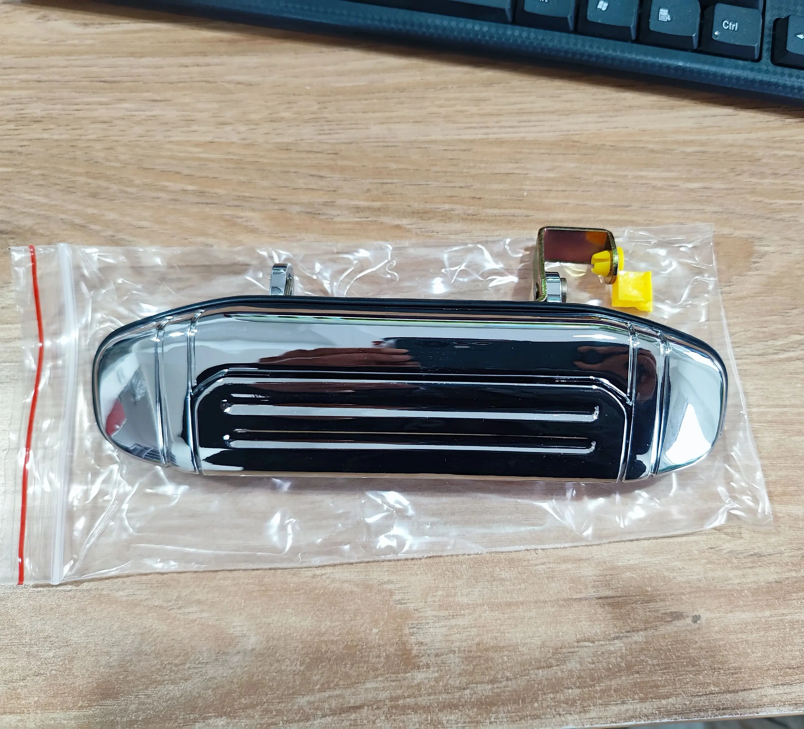 Exterior Door Handle For Mitsubishi Montero Pajero 1998-2000 Chrome Plastic MR313580
