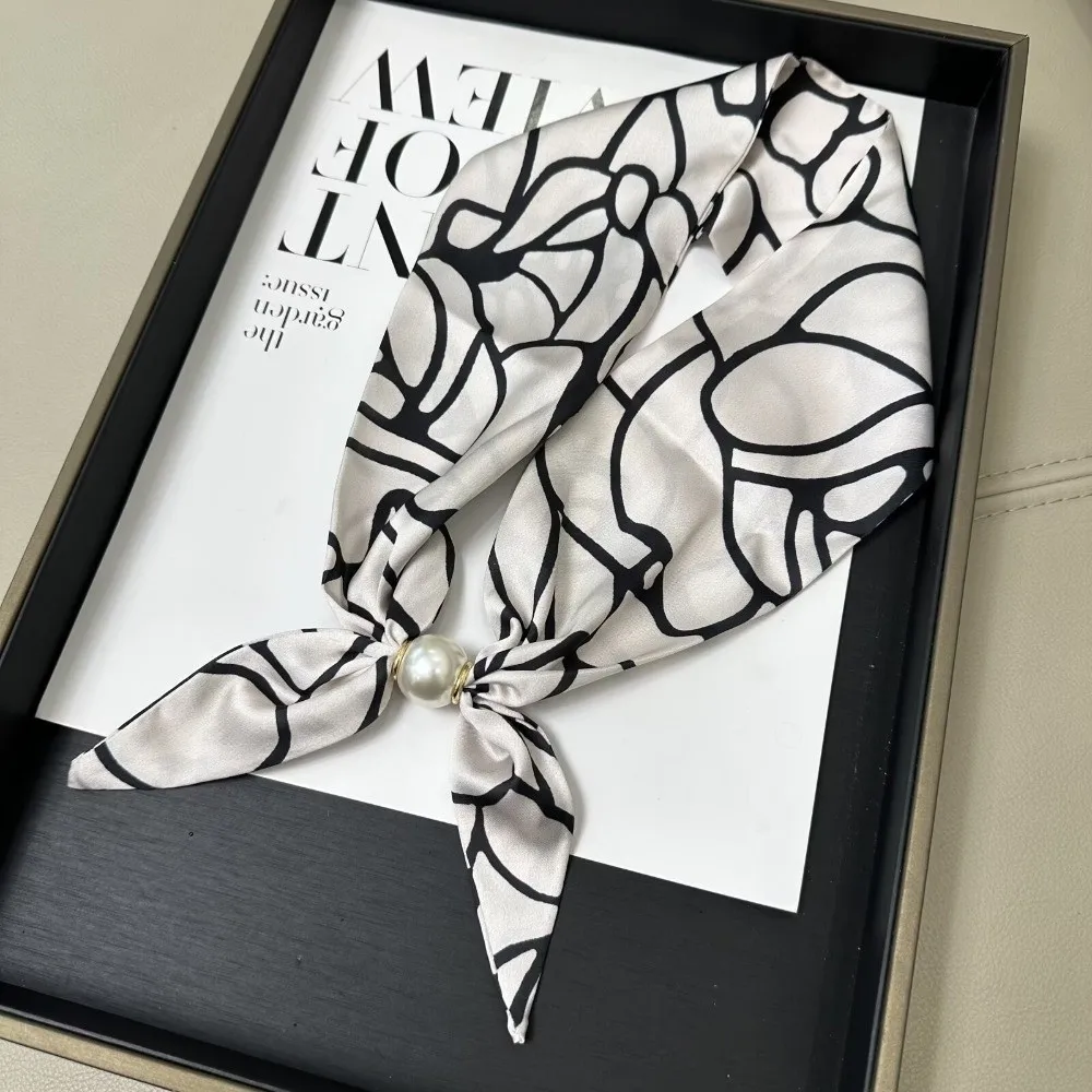 

Simple Magnetic Pearl Buckle Silk Scarf Camellia Print No Tie Satin Neck Scarf Choker Scarf Women