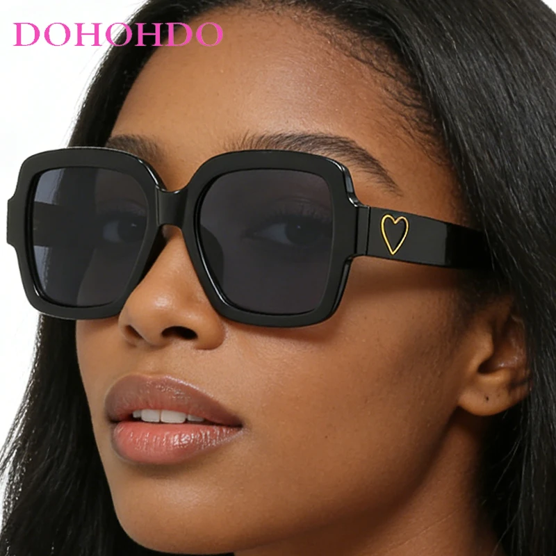 

2026 Trendy Classic Retro Brand Sunglasses Women Square Heart Frame Sun Glasses Ladies Fashion Travel Sun Glasses Oculos UV400