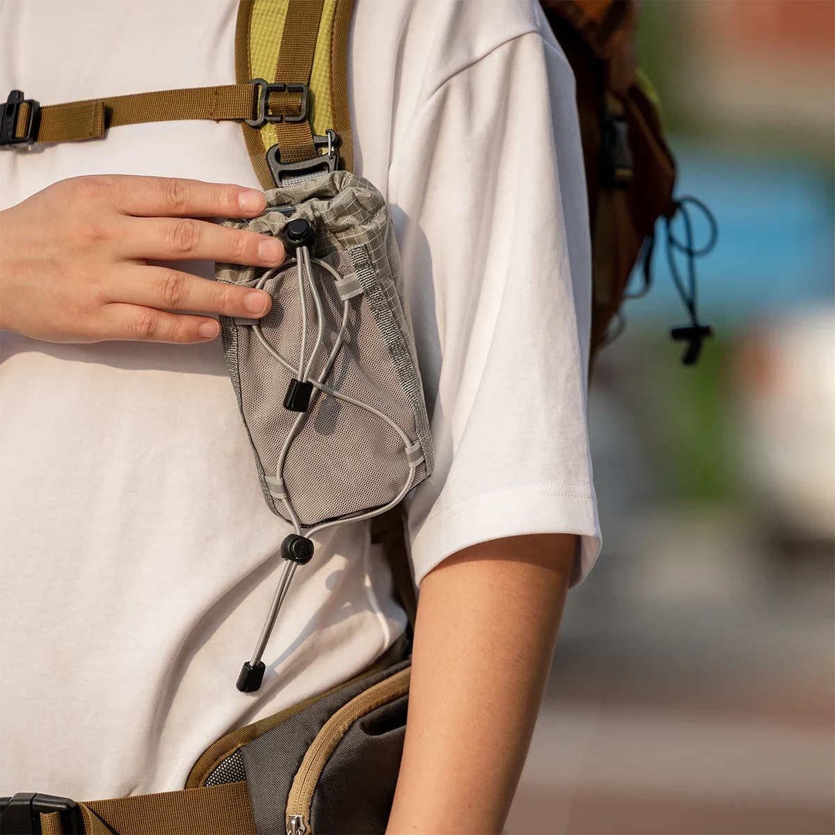 

Outdoor Water Bottle Shoulder Storage Bag Riding Camping Expansion Bag Multifunctional Mobile Phone Accessory Bag