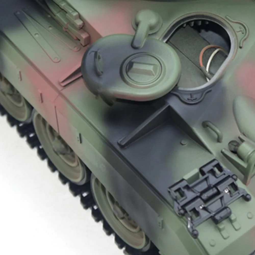 New Tongde M24 Chaffee 1:16 RC Light Tank Infrared Combating System Upgraded Wheels Radio Control Panzer Vehicle for Boy TH24485