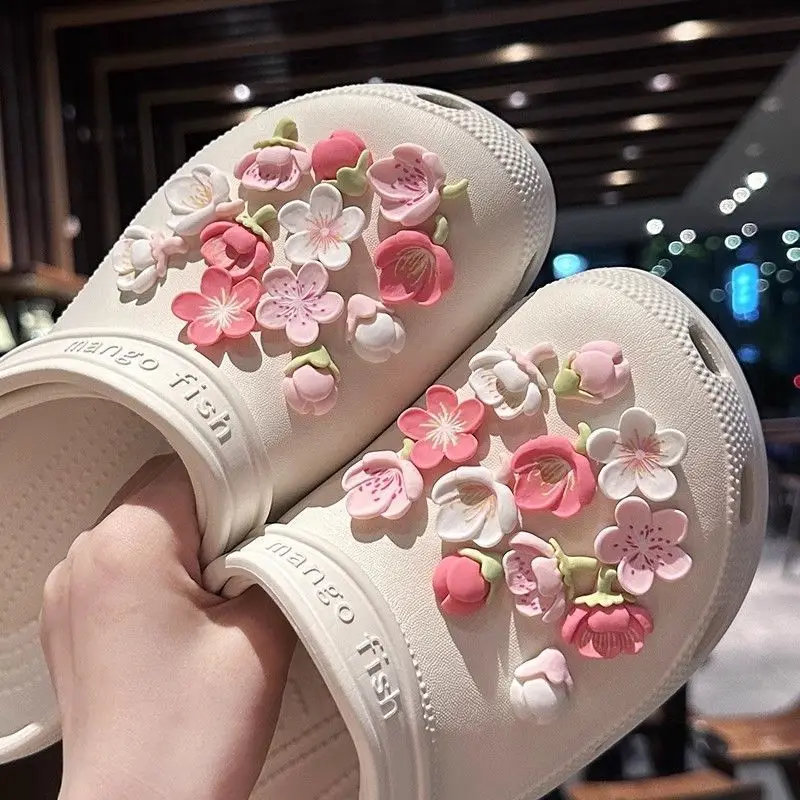 2024 Fashion Popular Charms for Petal and branch Shoe Buckle Cute Clogs Shoes Accessories Girl Sandals Decorative Party Gifts