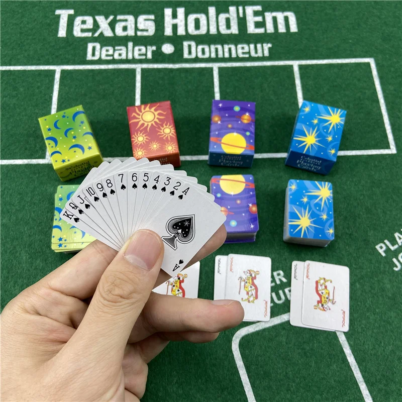 Mini 40X28mm iskambil kartları sevimli MINI minyatür oyunları Poker kağıt minyatür bebek aksesuar ev dekorasyon yüksek kalite