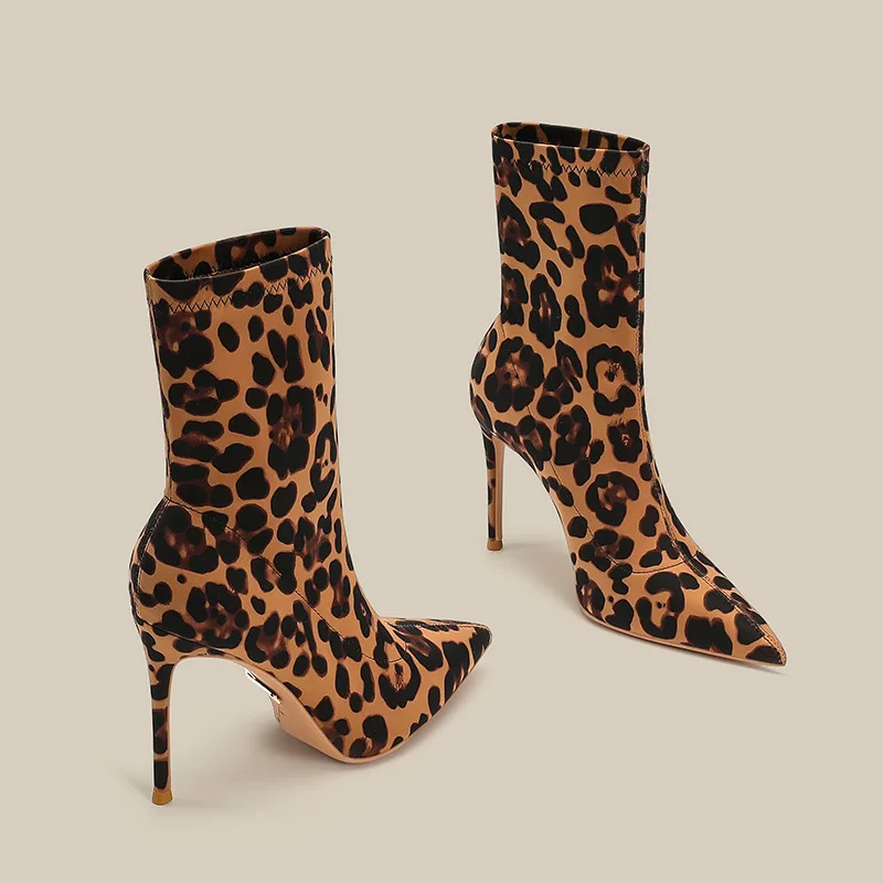 New leopard print boots for women, versatile winter style, slim boots, leopard print pointed toe, slim heels, suede high heels