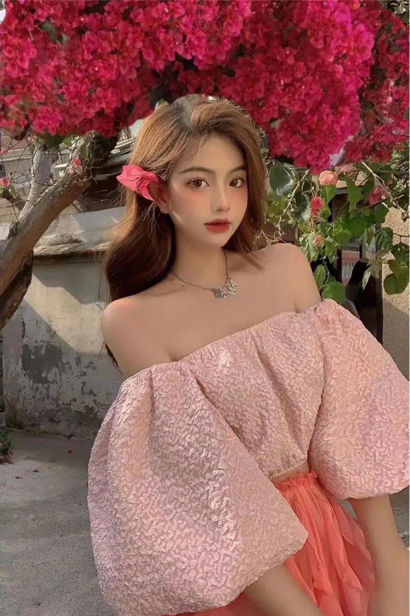 

French Style Jacquard Off Shoulder Crop Top for Women Sexy Elegant Puff Sleeve Strapless Blouse with Unique Hong Kong Design
