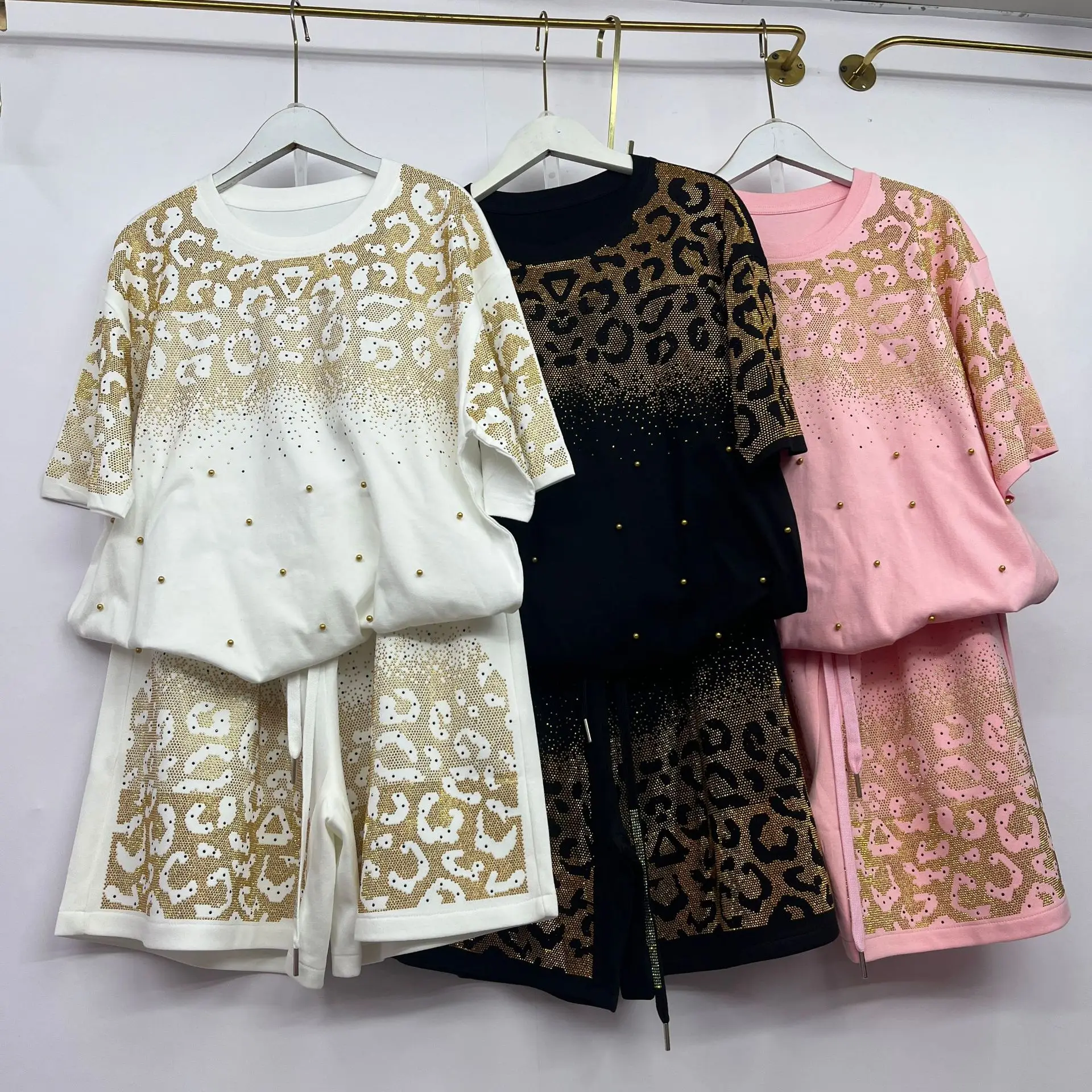 Chic Woman Hot Drilling Diamonds Beads T-shirt Rhinestones Tees Short Sleeve O-Neck Crystal Tops + Elastic Waist Shorts 2Pcs Set